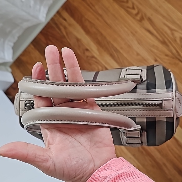 Authentic Burberry Chester Boston Bag - Picture 5 of 17